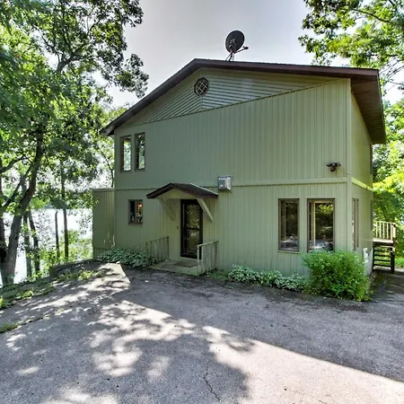 Waupaca Lakefront Home With Pool Table And Dock!